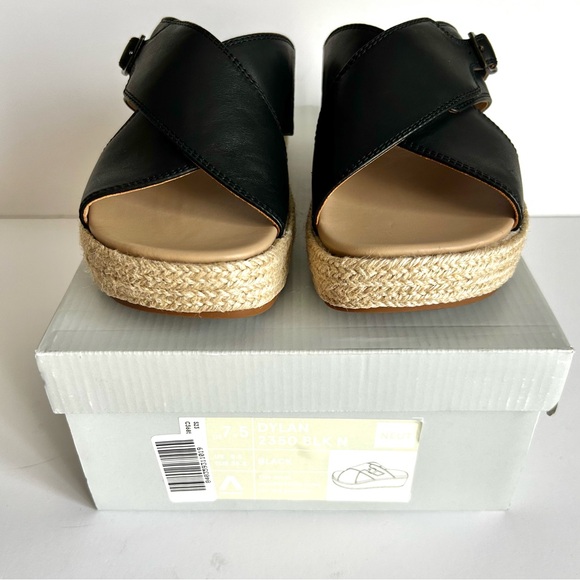 ☀️NEW IN BOX ABEO Solstice Cross Slide
Metatarsal. Size: 7.5 - Picture 12 of 15